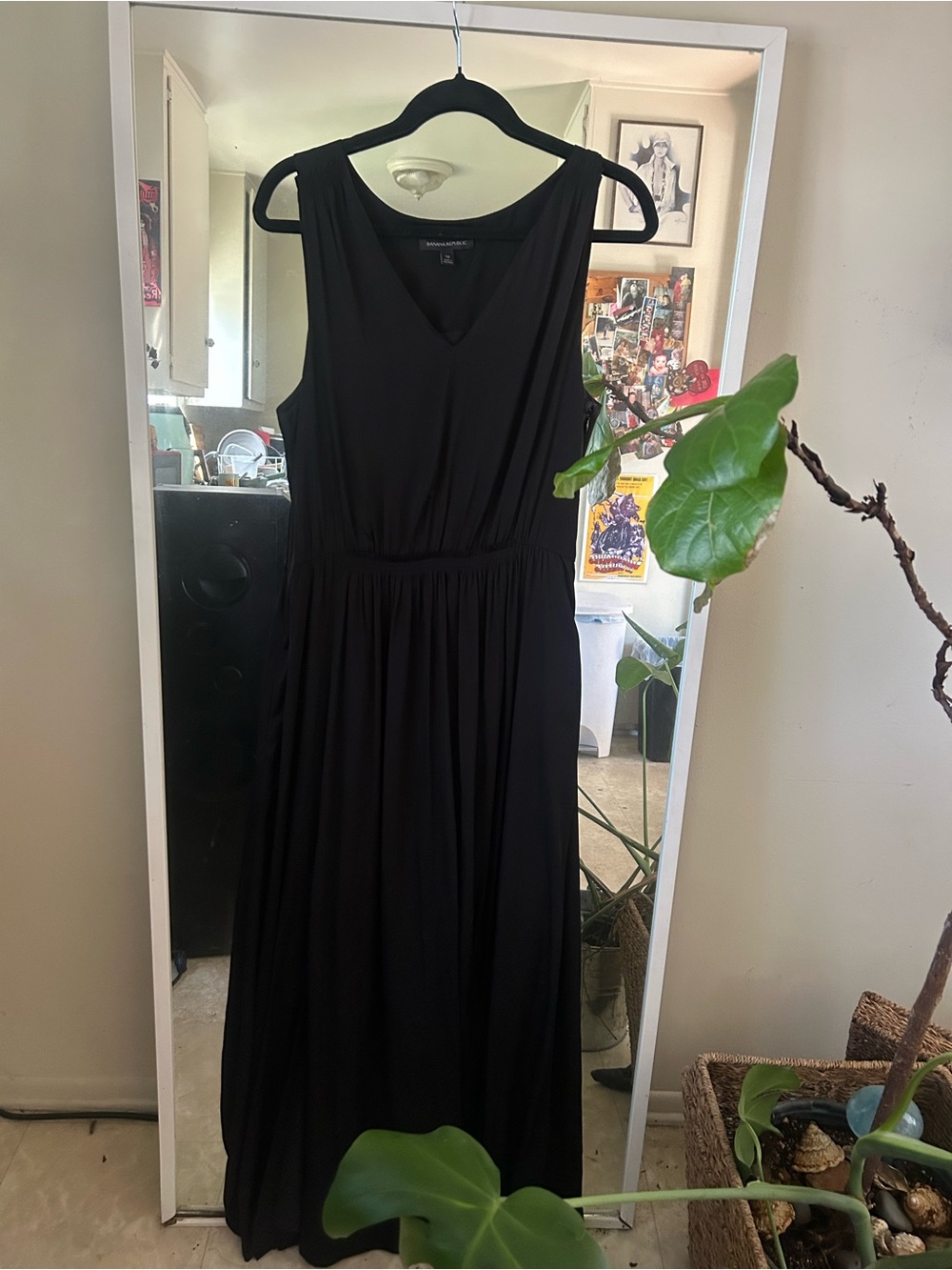 Banana Republic Black Sleeveless V-Neck Maxi Dress